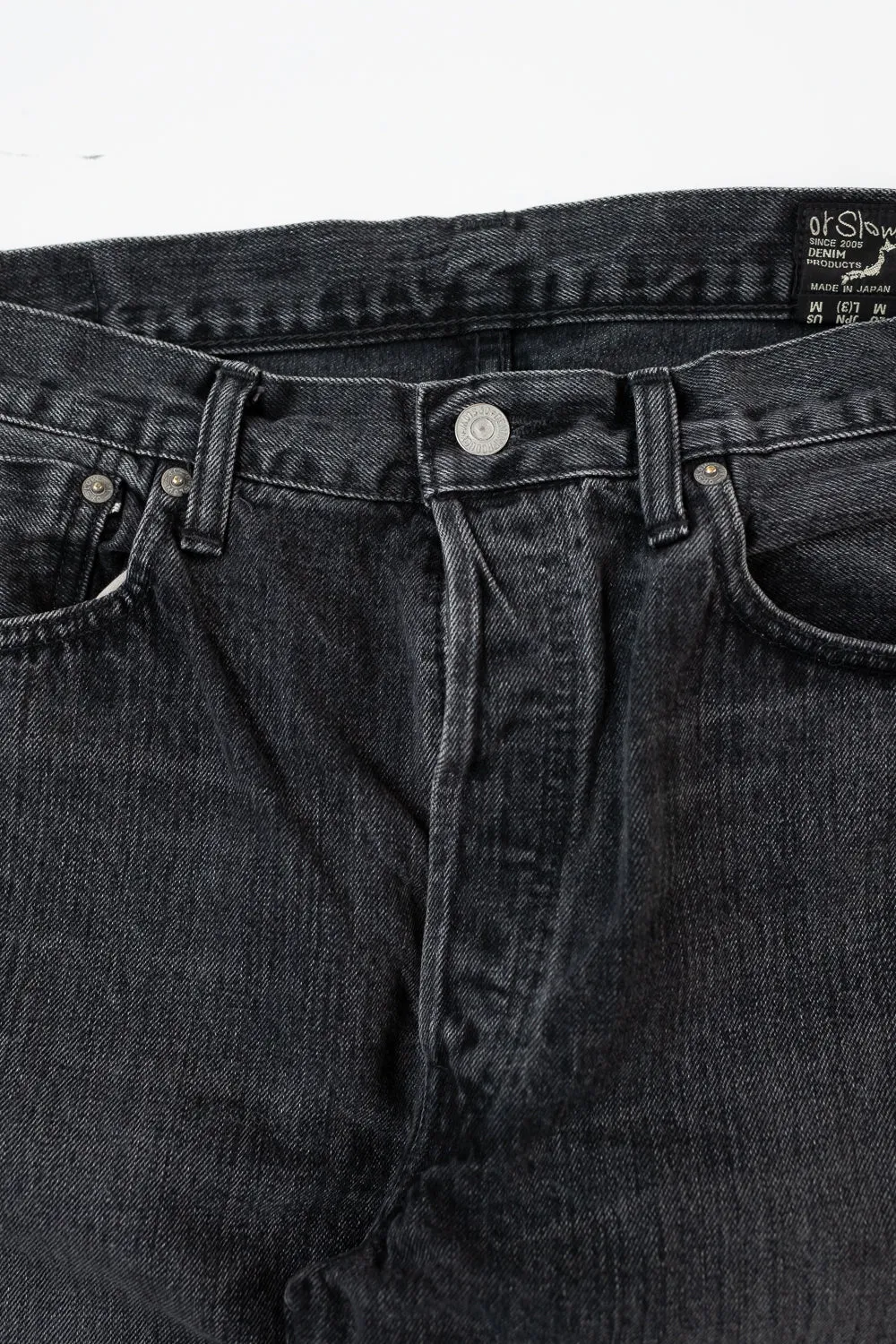 01-1050W-D61S - 105 - Standard Fit Denim - 90s Black Stone