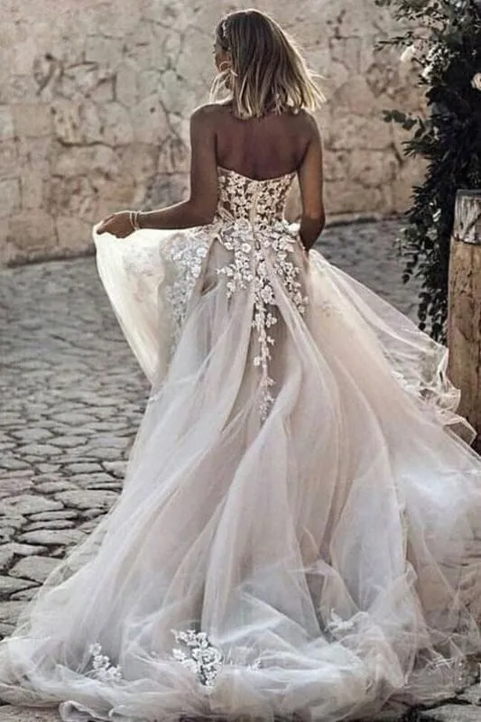 Boho Sweetheart Tulle Long Beach Charming Appliques Wedding Dress
