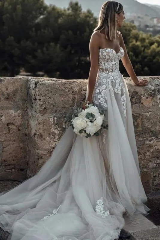 Boho Sweetheart Tulle Long Beach Charming Appliques Wedding Dress
