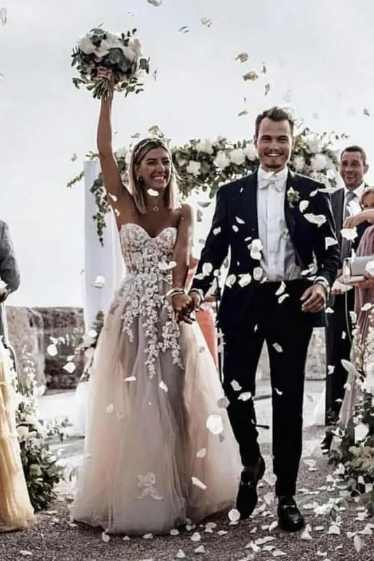 Boho Sweetheart Tulle Long Beach Charming Appliques Wedding Dress