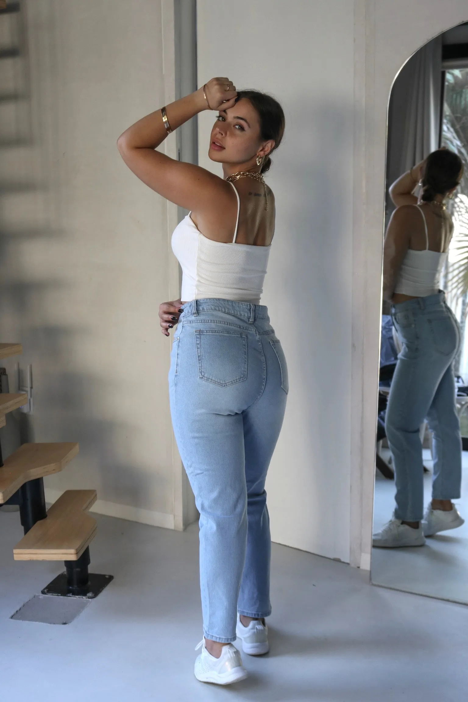 'Providence' Boyfriend Jeans in Light Wash